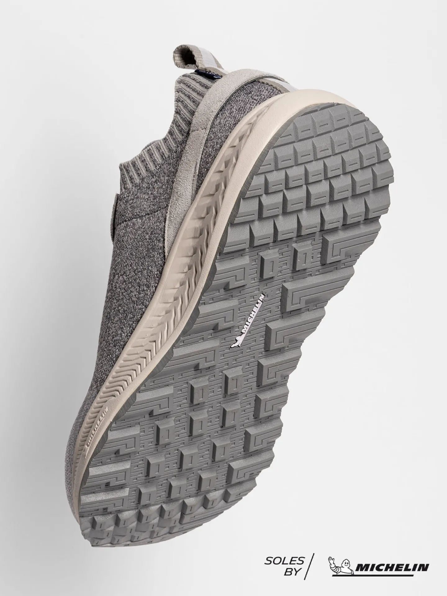 New Casual Easy to Slip on Sneakers in Knit Sneakers