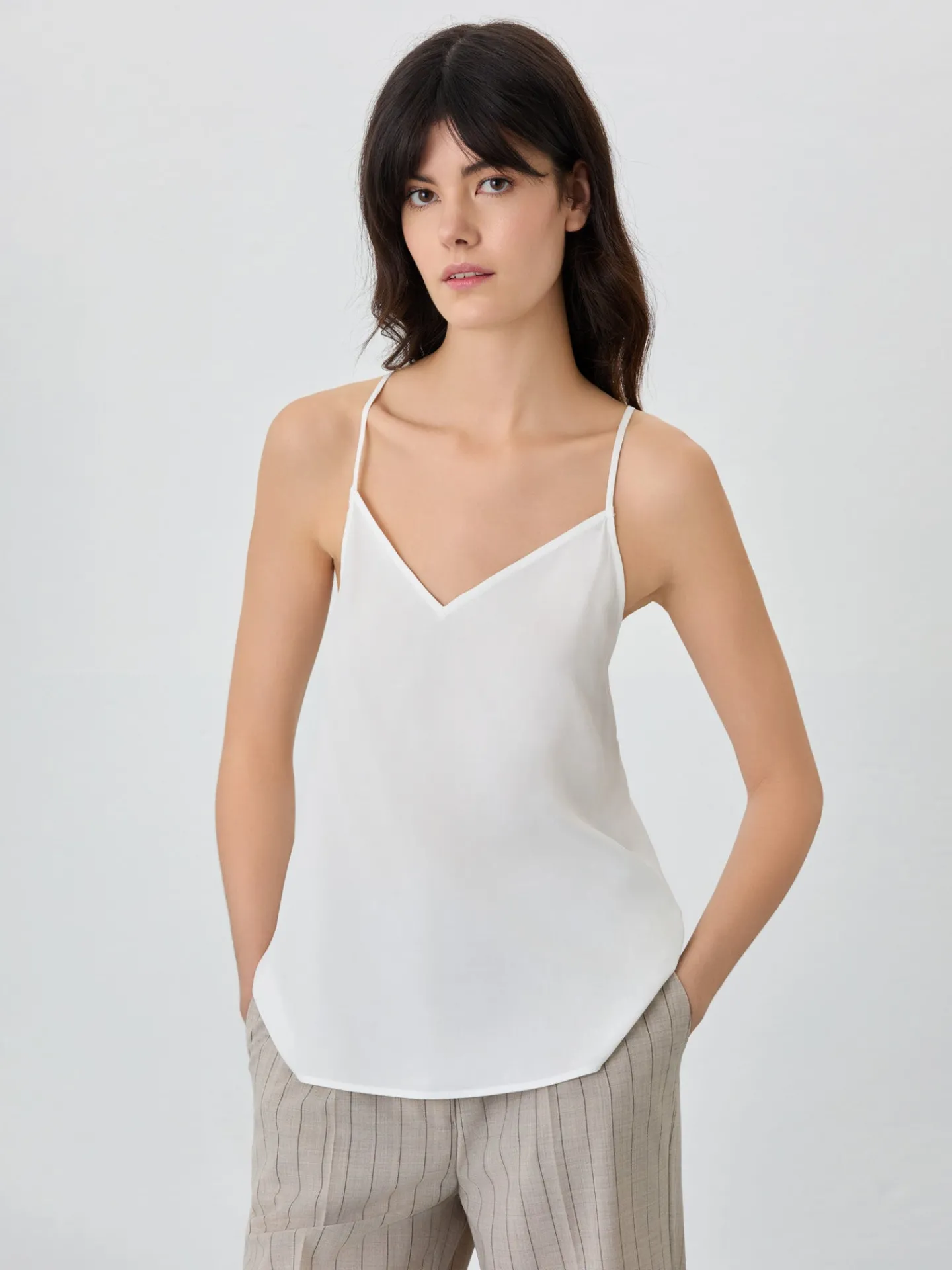 Online Flowy V-neck Top In Satin MULHER Tops