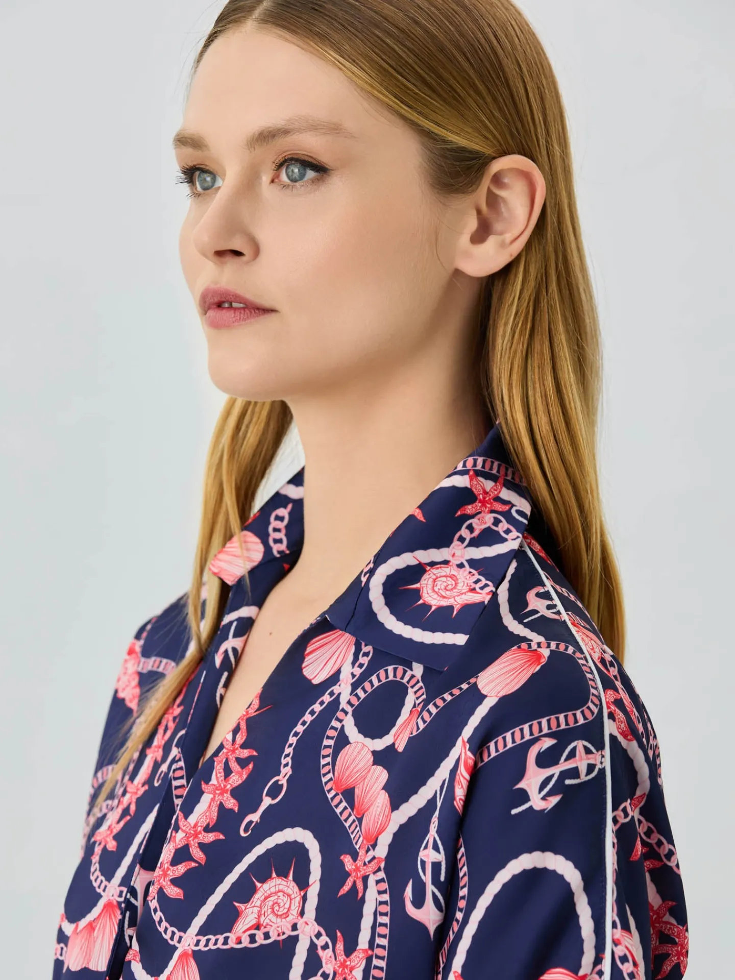 Hot Loose Fit In Satin Blouse With Nautical Print MULHER Blusas
