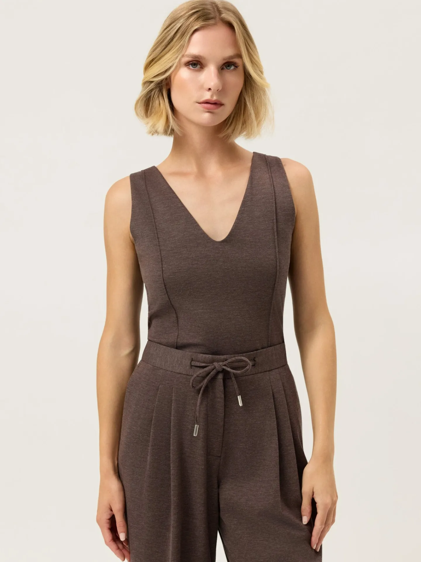 Sale Luxe Leisure Edition V-Neck Top In Rayon Blend MULHER Tops