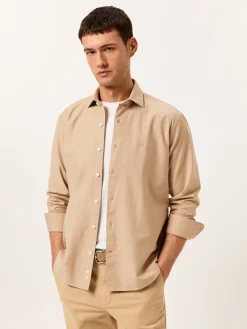 New Regular Fit Garment Dye Open Oxford Shirt in Comfort Cotton Camisas Casuais|Camisas Casuais