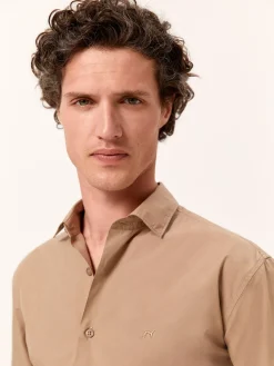 New Slim Fit Overdye Poplin Shirt with Open Collar Camisas Casuais